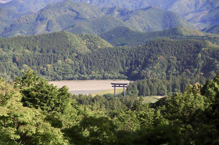 熊野古道の見晴らし台から見た大斎原