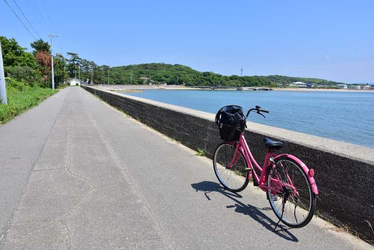 佐久島　東側の海沿い道路