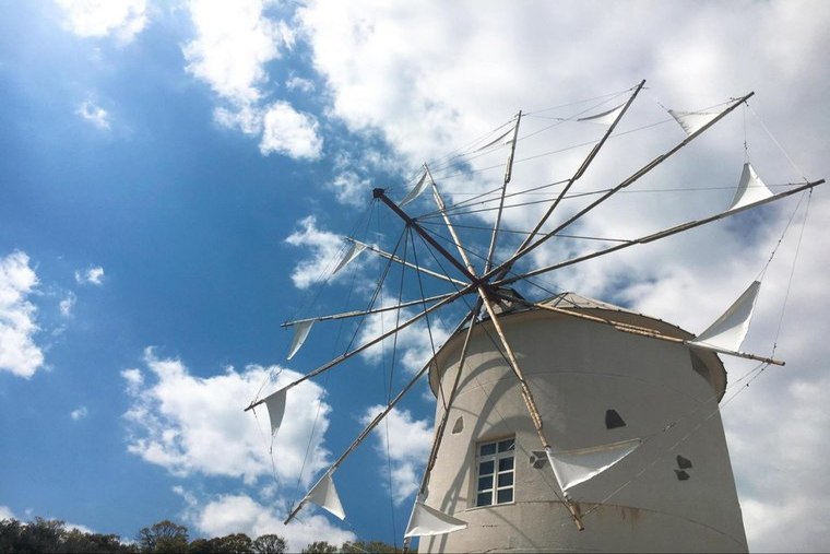 小豆島オリーブ公園の「ギリシャ風車」
