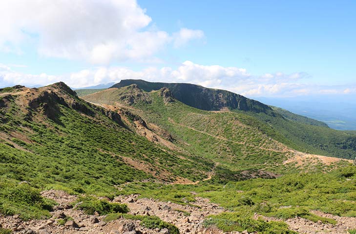 安達太良山の山頂からの眺め