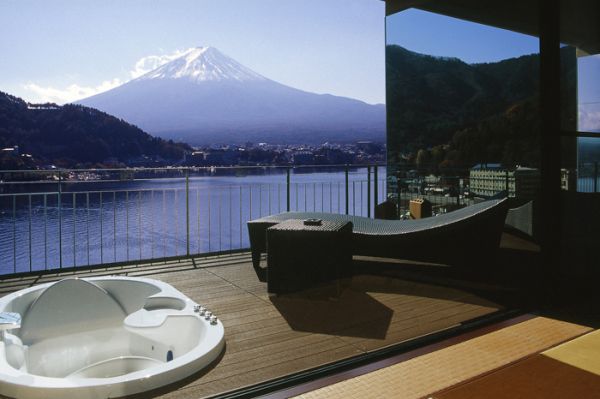 富士河口湖温泉　風のテラス　ＫＵＫＵＮＡ（くくな）