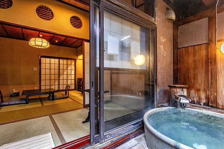 草津温泉の老舗旅館「奈良屋」　貸切風呂