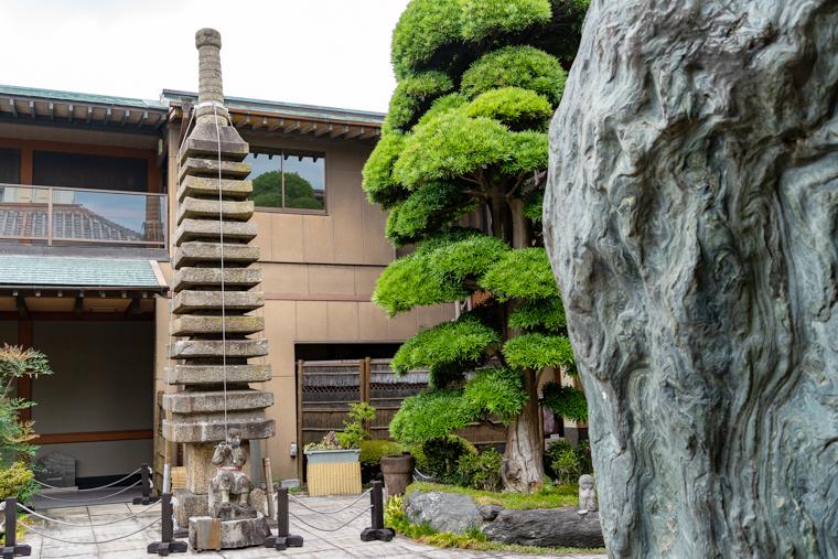 「石和温泉 銘石の宿 かげつ」で美しき日本庭園と温泉を堪能する旅へ