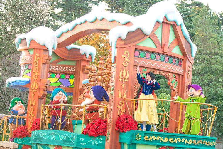 東京ディズニーランド クリスマスストーリーズ 白雪姫と七人のこびとのアットホームなクリスマス