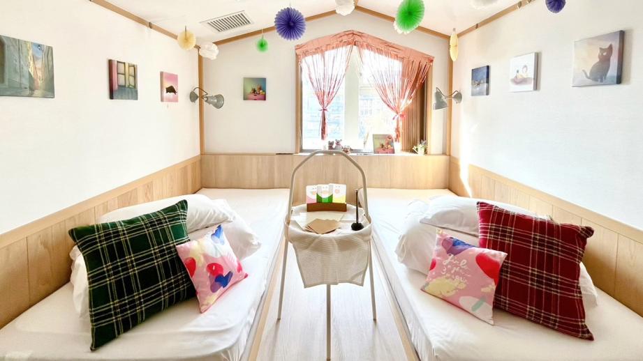 京都の女性専用ホステルに絵本「かいねこきぶん」のコラボルーム誕生