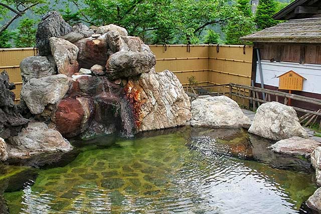 湯西川温泉　秘湯とぬくもりの宿　平の高房