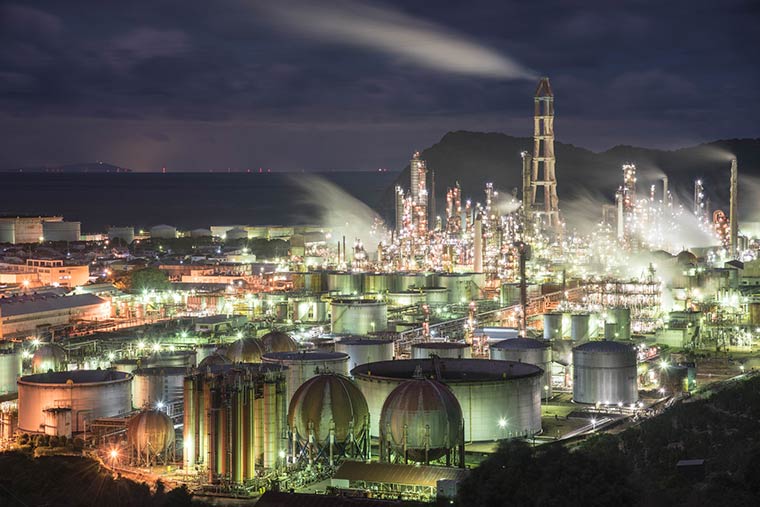 JXTGエネルギー（東燃ゼネラル石油）和歌山製油所の夜景