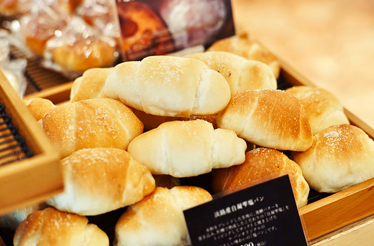 ル・パン神戸北野 本店で人気の淡路産自凝雫塩パン