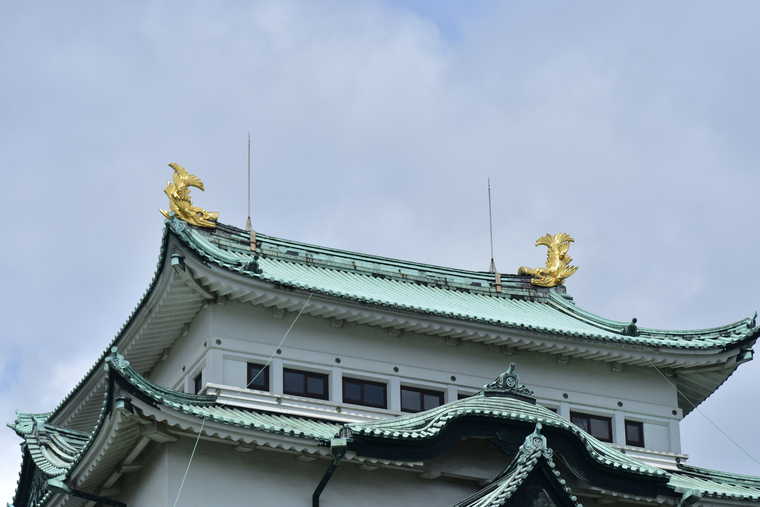 名古屋城　天守閣の金シャチ