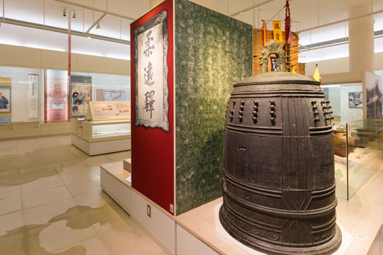 博物館には琉球王朝時代の貴重な品々を展示
