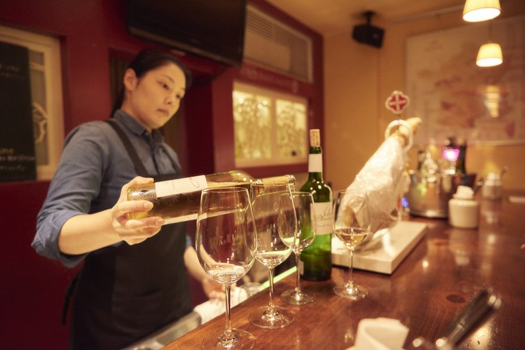 星野リゾート　OMO7 旭川 女子旅　自然派ワインを堪能できる「ラ・ヴィンニュ 旭川店」