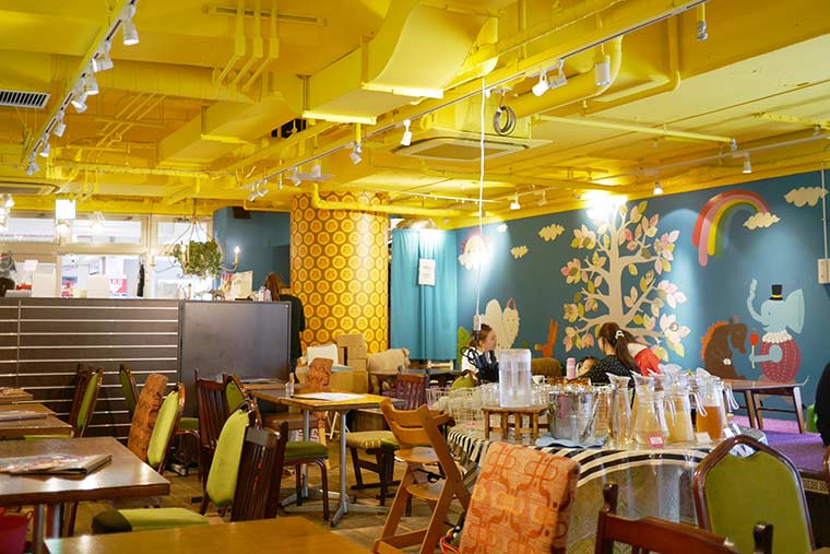 大阪　cafe 太陽の塔NAMBA CITY店
