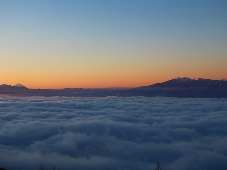 星空観測を楽しむ温泉旅 高峰高原ホテル 雲海の絶景