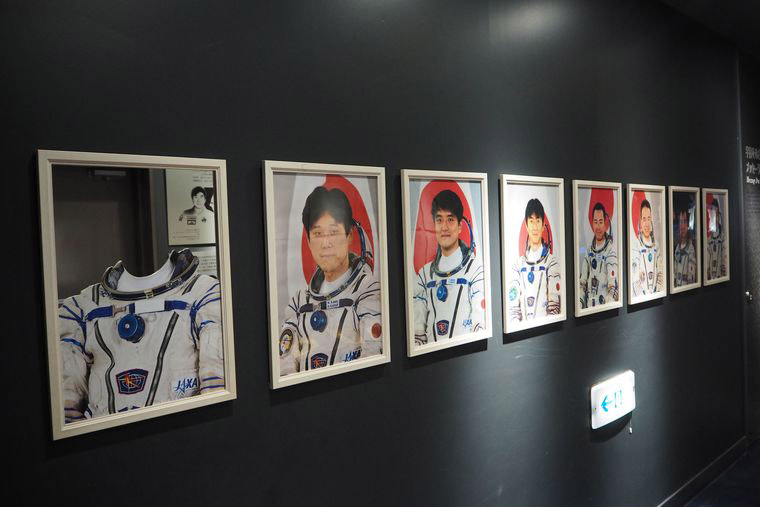 歴代の日本人宇宙飛行士の写真