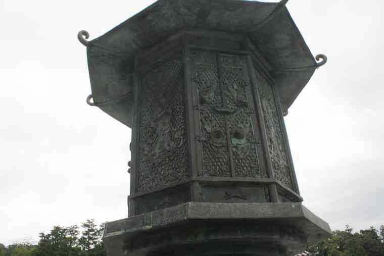 東大寺　八角燈籠