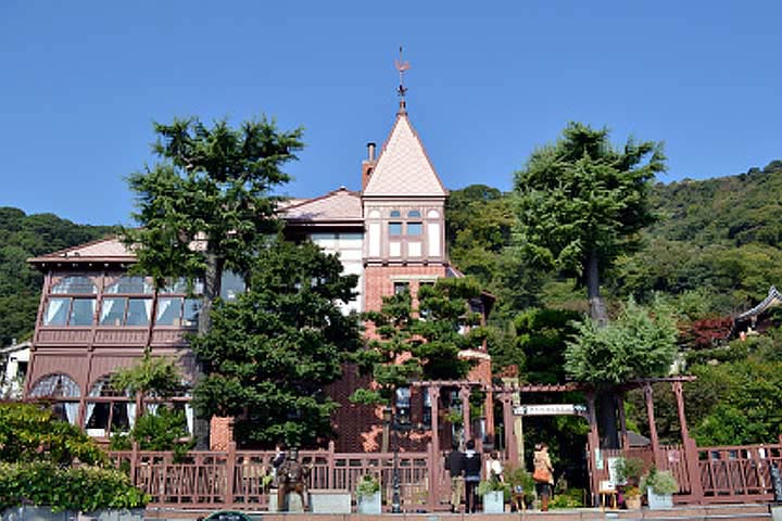 1904年に建造された風見鶏の館 (C)一般財団法人神戸国際観光コンベンション協会