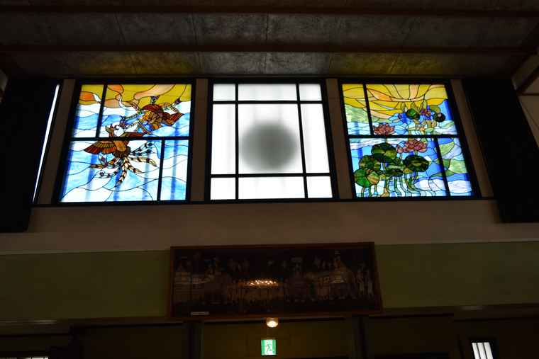 湯の川温泉　湯川寺　本堂のステンドグラス