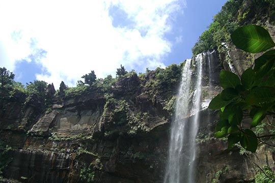 西表島 ピナイサーラの滝