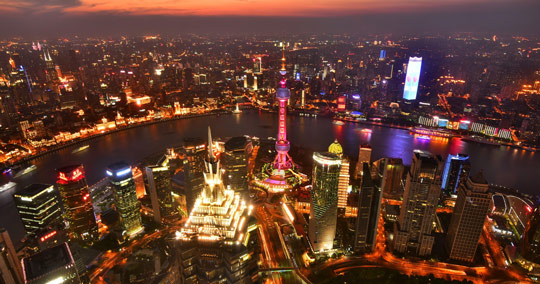 浦東/陸家嘴エリアの高層ビル群（上海タワー、上海ワールドフィナンシャルセンター、金茂タワー）