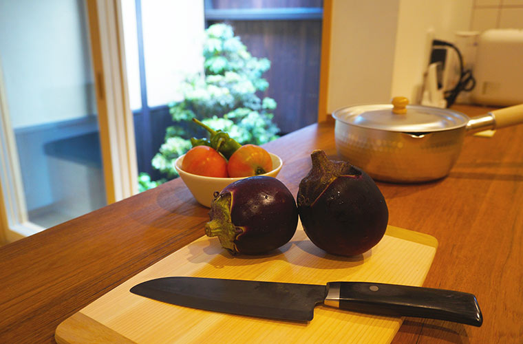 京の温所 岡崎のキッチンでは本格的な調理も可能