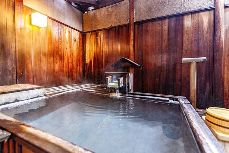 草津温泉の老舗旅館「奈良屋」　貸切風呂