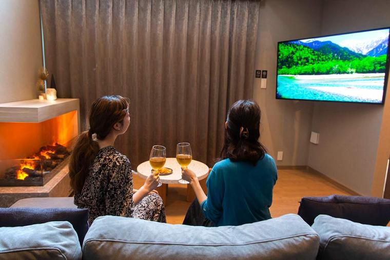 2021年7月開業！箱根で「客室半露天＆足湯」を貸切！源泉かけ流しのリゾートヴィラ
