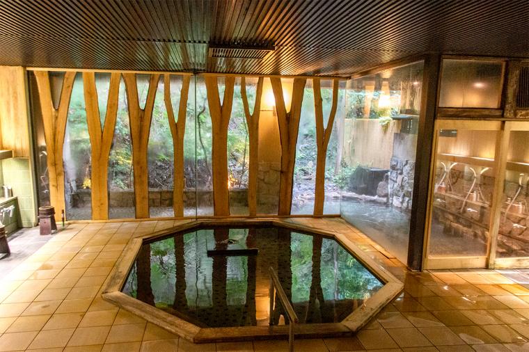 扉温泉 明神館 自然に包まれる。扉の名湯を3種の湯で堪能