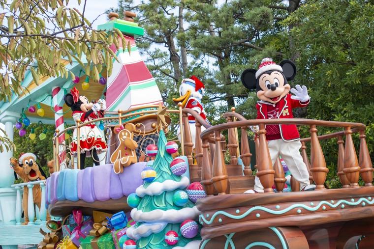 東京ディズニーリゾートのクリスマス限定パレードを公開 楽天トラベル