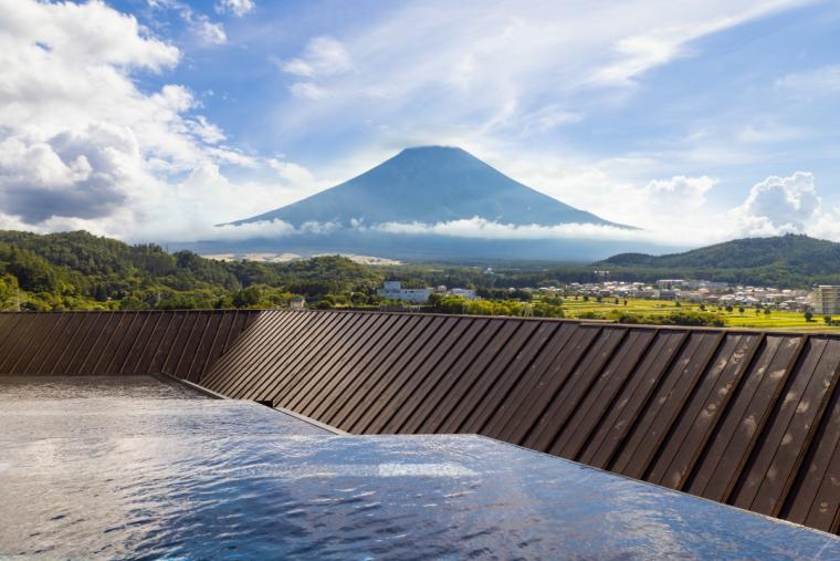 大人が楽しめる温泉宿「ホテル鐘山苑」で露天風呂と富士山の絶景を
