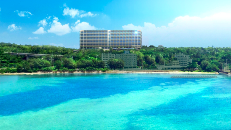 海側から見た「HIYORIオーシャンリゾート沖縄」