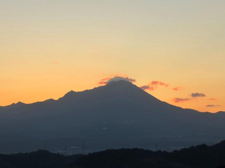 年に 2 回だけ見られる絶景。鳥取県・米子城天守からみる「ダイヤモンド大山」