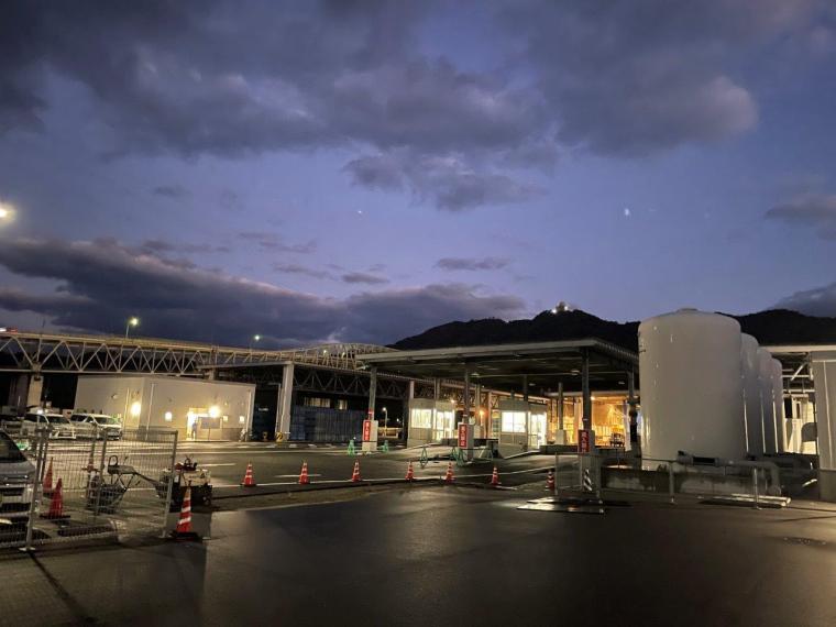鳥取県境港市に日本唯一のベニズワイガニ専用市場が誕生！競り見学もできる超巨大施設に潜入