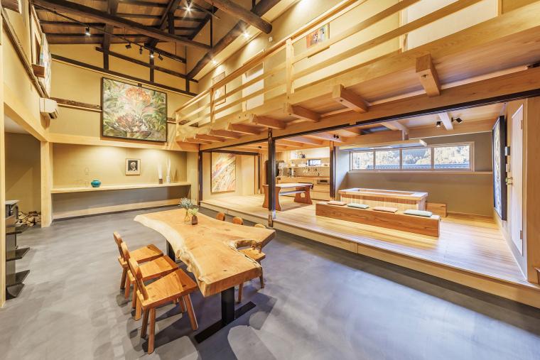 京都・美山の古民家宿「THYME」にドッグラン＆ドッグカフェが完成