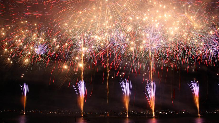 諏訪湖祭湖上花火大会が4年ぶりに開催！2023年の予約情報・見どころを紹介