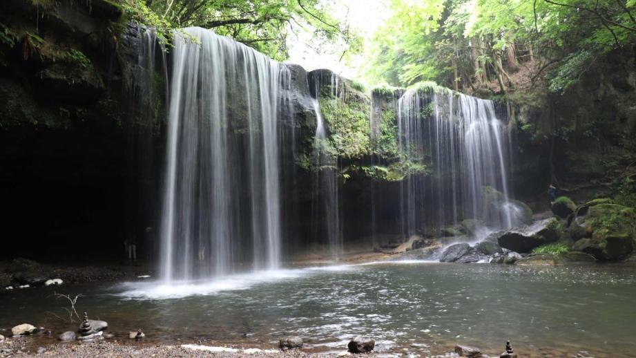 緑と水のカーテンの絶景に癒される鍋ヶ滝と阿蘇周辺スポットめぐり 楽天トラベル