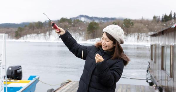 自分で釣って、食べる！聖地・冬の桧原湖でワカサギ釣りを初体験