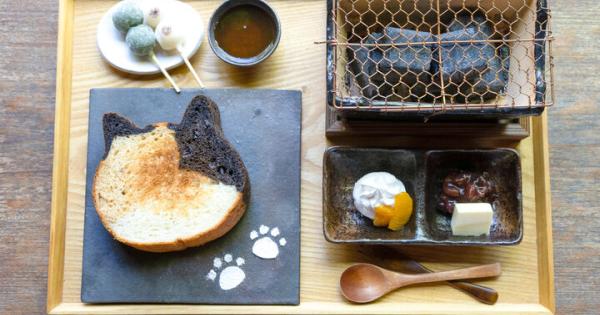 京都「eXcafe 祇園新橋」限定モーニング♪ 猫の形のパンを七輪でトーストして召し上がれ