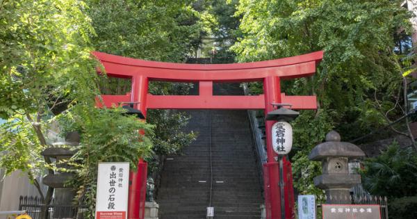 有名な「出世の石段」を上ってお参りを♪ 愛宕山の上に立つ「愛宕神社」へ