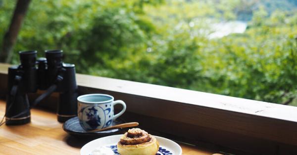 芦ノ湖を眺めながら北欧のおやつ時間を♪ フィンランドログハウスの隠れ家「カフェフィーカ箱根」